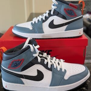 Jordan 1 Mid SE Facetasm